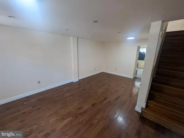 1624 W DIAMOND ST, Philadelphia, PA 19121