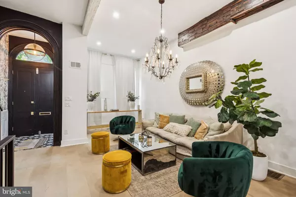 Philadelphia, PA 19130,2217 MOUNT VERNON ST