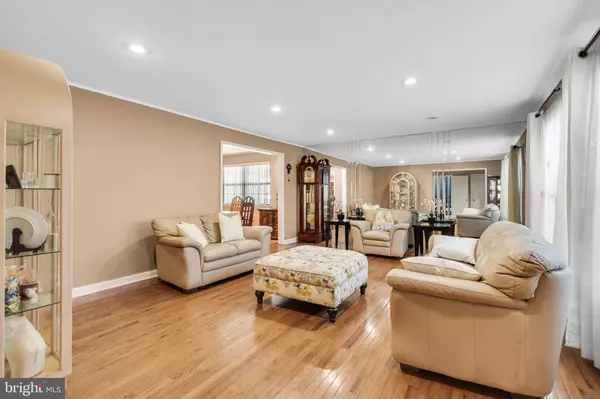 Cherry Hill, NJ 08003,2 W HIGH RIDGE RD