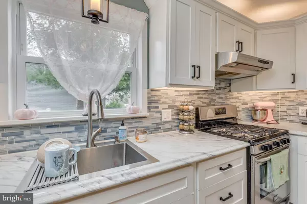 Williamstown, NJ 08094,20 MAPLE AVE