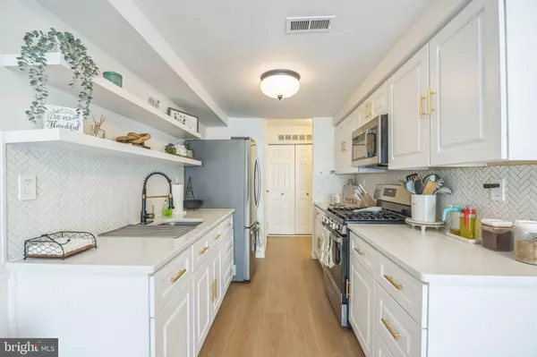Marlton, NJ 08053,250 FIR TREE CT