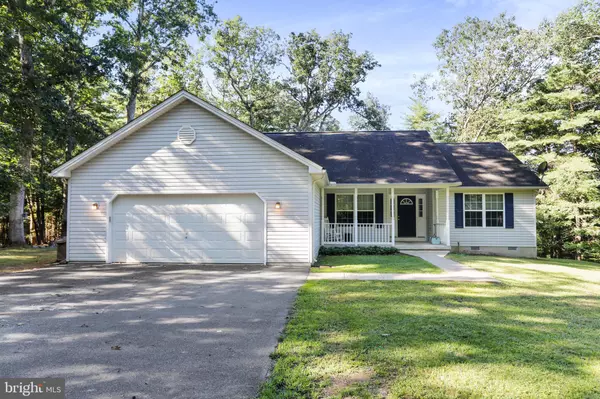 400 SPRING VALLEY DR, Berkeley Springs, WV 25411