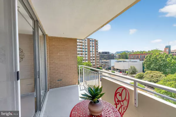 Washington, DC 20008,3001 VEAZEY TER NW #1009