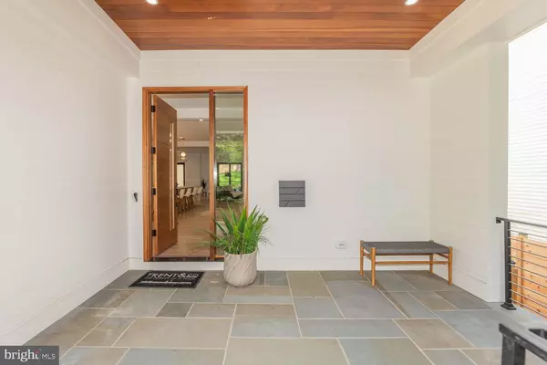 Bethesda, MD 20816,5129 WISSIOMING RD