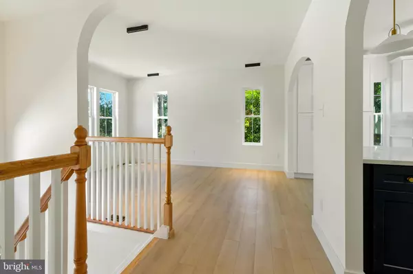 Woodbury, NJ 08096,1983 LITTLE RIVER