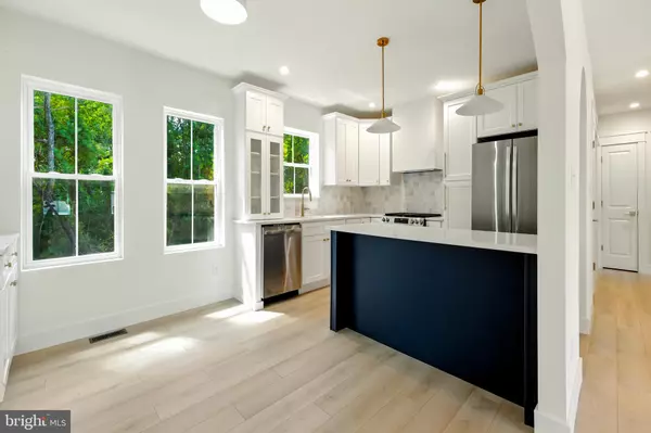 Woodbury, NJ 08096,1983 LITTLE RIVER