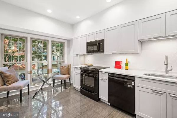 Potomac, MD 20854,7822 ORACLE PL