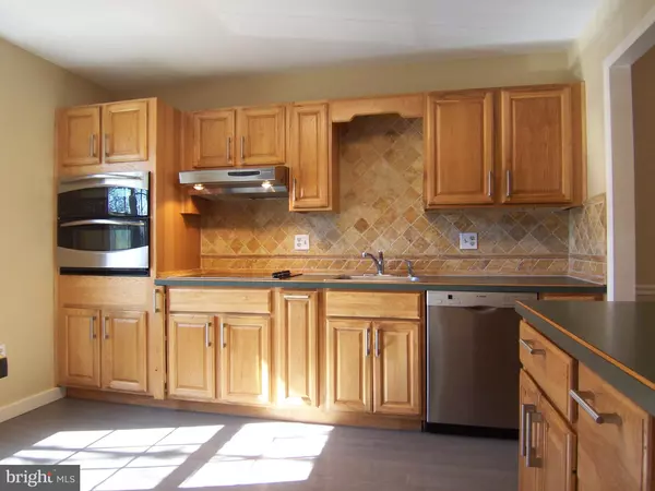 Springfield, VA 22153,9032 GAVELWOOD CT