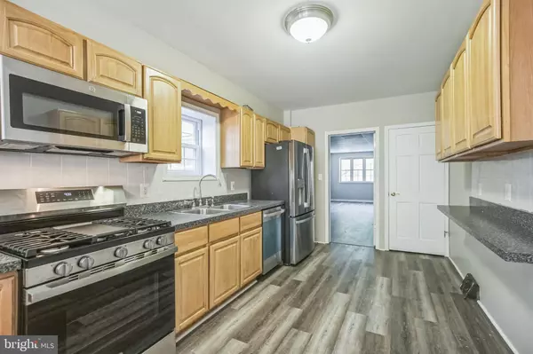 Philadelphia, PA 19147,227 DICKINSON ST