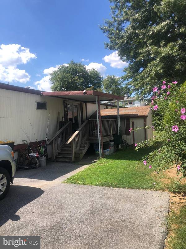 Manheim, PA 17545,104 RIDGEWOOD MNR