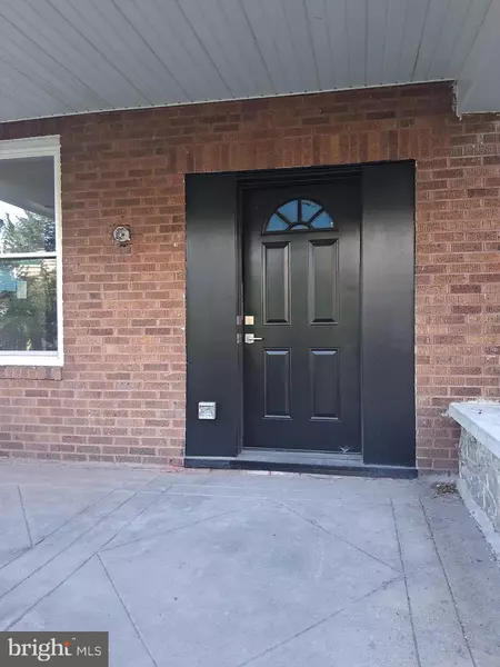 2926 OAKLEY AVE, Baltimore, MD 21215