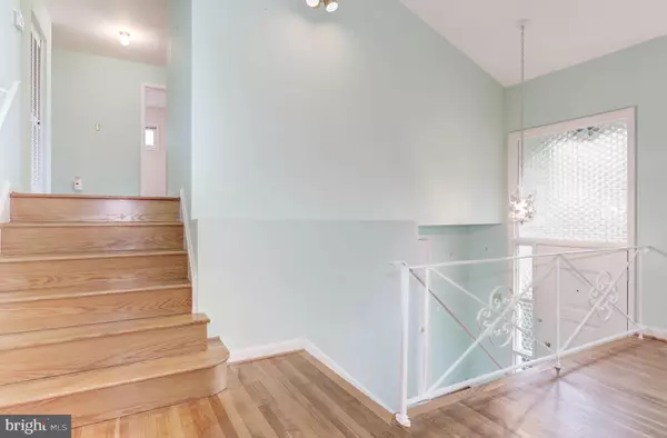 Bethesda, MD 20817,6222 ROCKHURST RD