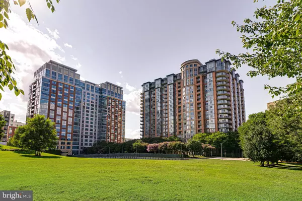 Mclean, VA 22102,8220 CRESTWOOD HEIGHTS DR #316