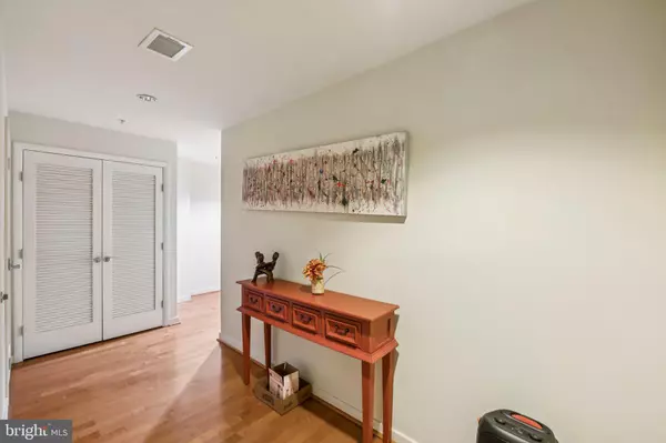 Washington, DC 20001,437 NEW YORK AVE NW #324