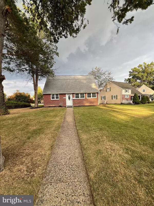 810 QUINCE LN, Secane, PA 19018