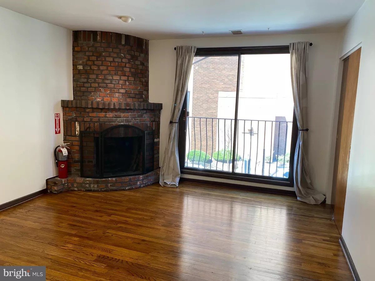 Philadelphia, PA 19146,1824 SOUTH ST #2