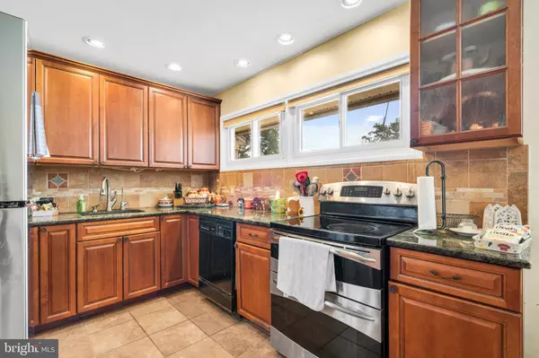 Levittown, PA 19054,131 EVERTURN LN