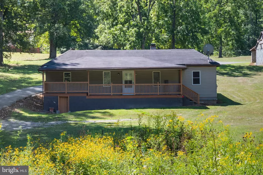12528 SEAVOLT RD, Hancock, MD 21750