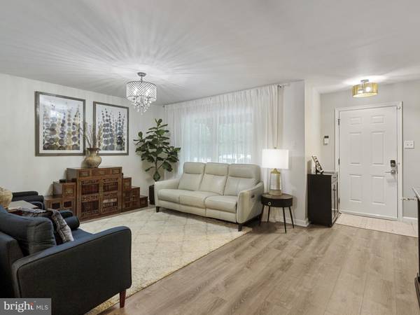 Lusby, MD 20657,8533 PINE BLVD