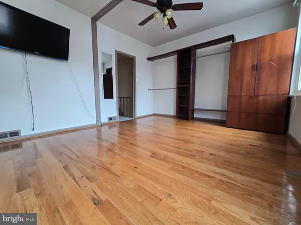 Philadelphia, PA 19147,323 CROSS ST