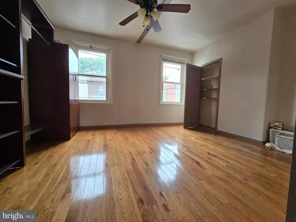 Philadelphia, PA 19147,323 CROSS ST