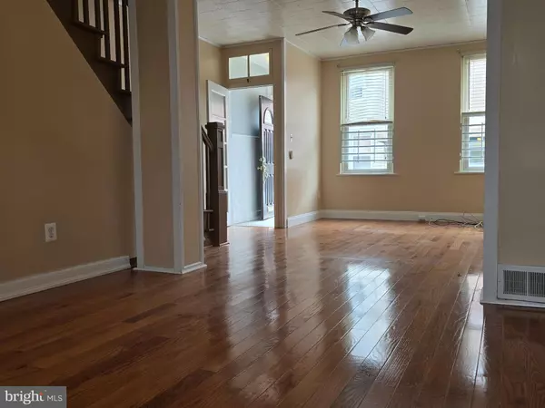 Philadelphia, PA 19147,323 CROSS ST