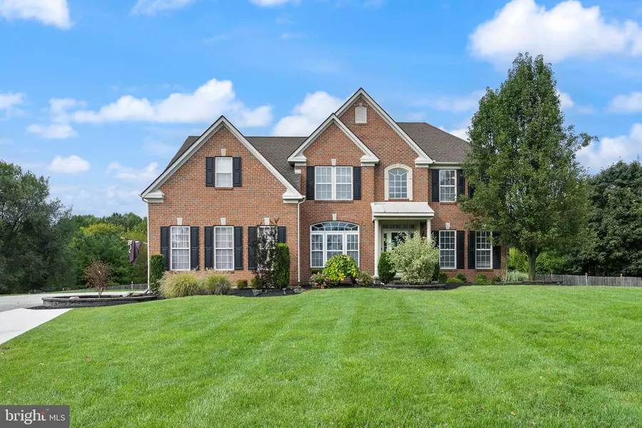 4 FAWN HOLLOW LN, Mullica Hill, NJ 08062
