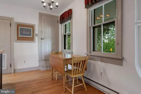 Lancaster, PA 17602,739 VILLAGE RD