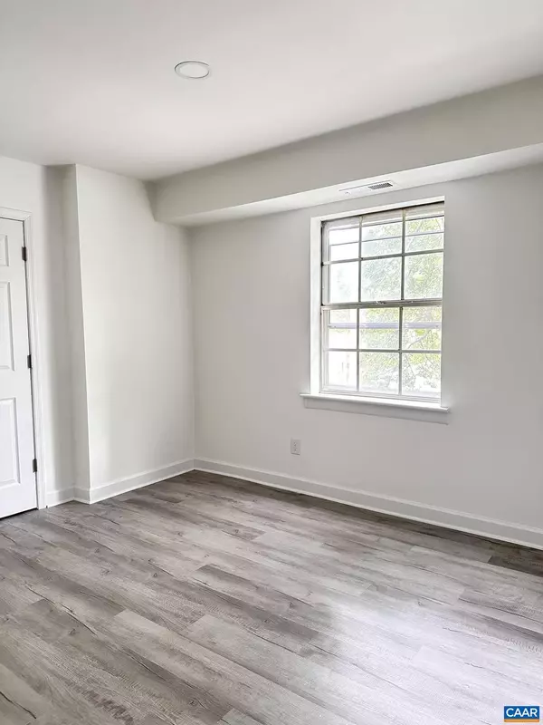 Charlottesville, VA 22901,800 RUNNEL CT #3