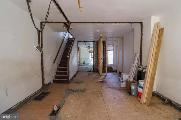 York, PA 17403,811 W POPLAR ST