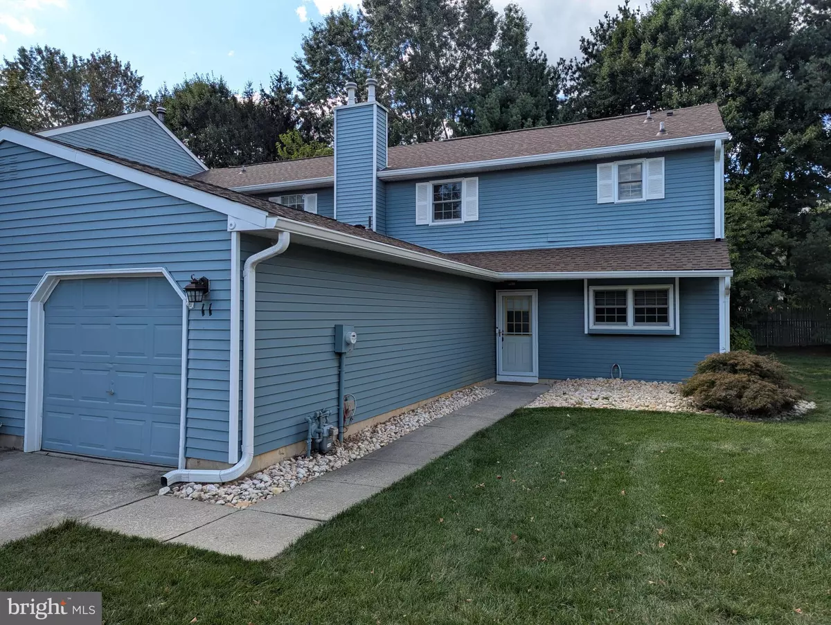 Bordentown, NJ 08505,11 FAIRFAX CT