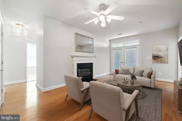 Gainesville, VA 20155,13890 CHELMSFORD DR #204