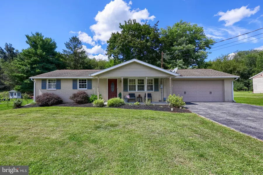 1430 GRANDVIEW RD, Spring Grove, PA 17362