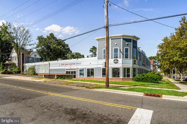 Vineland, NJ 08360,239 W LANDIS AVE