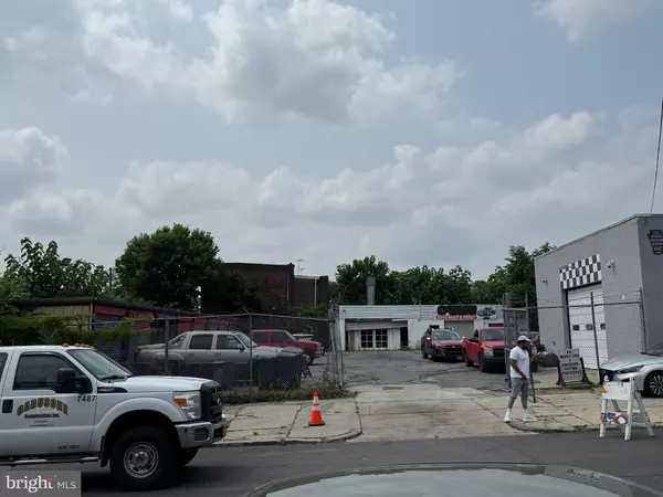 Philadelphia, PA 19142,2520-28 S 72ND ST