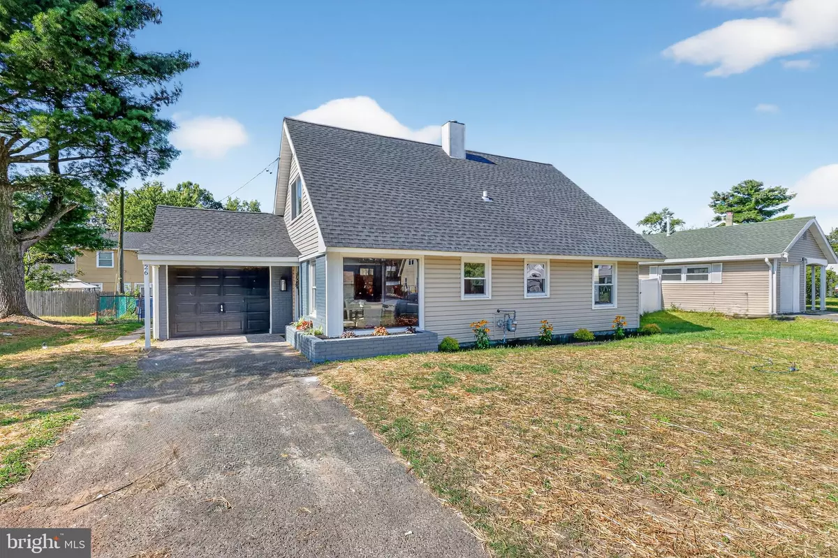 Willingboro, NJ 08046,26 BUTTERCUP LN