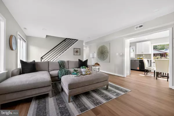 Willingboro, NJ 08046,26 BUTTERCUP LN