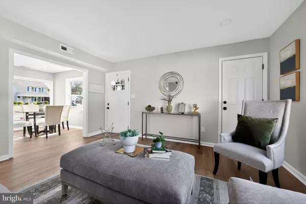 Willingboro, NJ 08046,26 BUTTERCUP LN