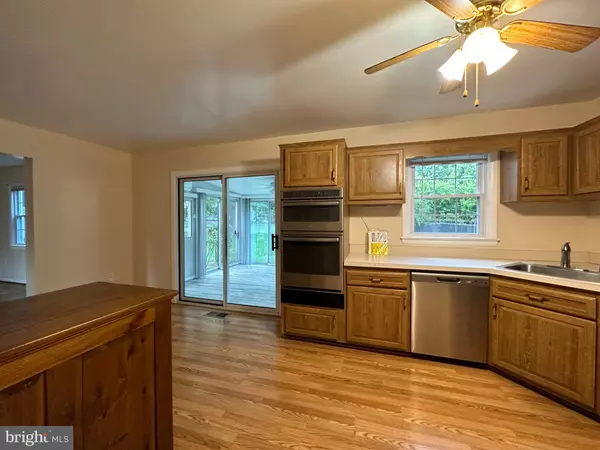 Alexandria, VA 22315,7432 BERWICK CT