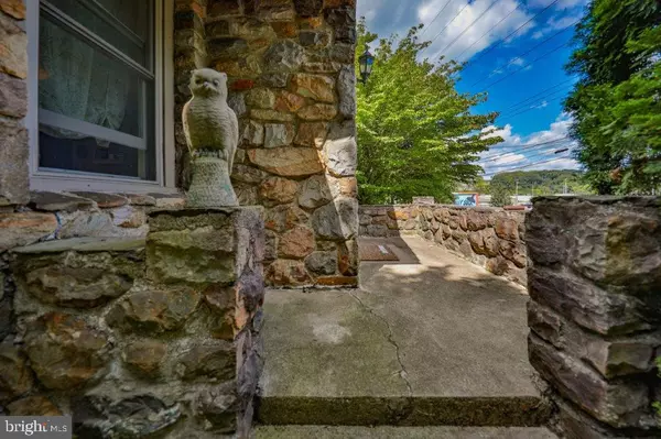 Easton, PA 18045,2860 OLD NAZARETH RD