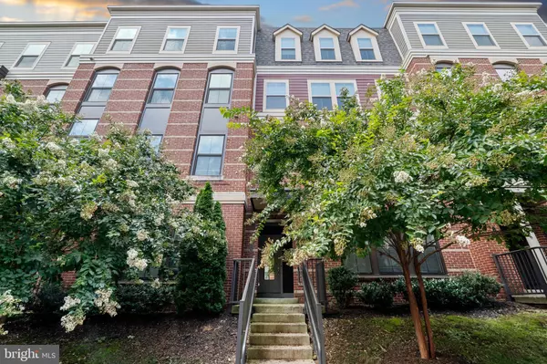 10719 VIOGNIER TER, Fairfax, VA 22032