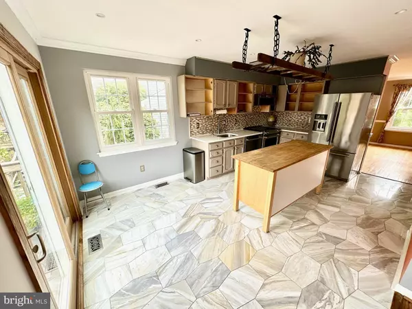 Damascus, MD 20872,10715 HUNTERS CHASE LN