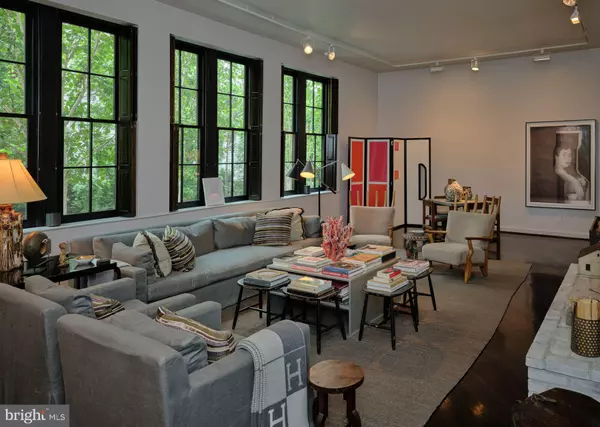 Lambertville, NJ 08530,80 S MAIN ST