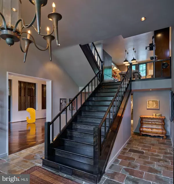 Lambertville, NJ 08530,80 S MAIN ST