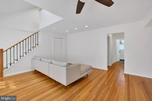 Silver Spring, MD 20910,2312 COLSTON DR #201