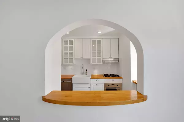 Silver Spring, MD 20910,2312 COLSTON DR #201