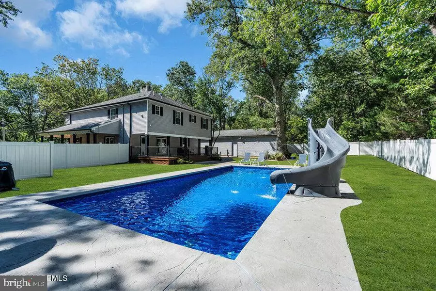 225 W BIRD VILLAGE RD, Jackson, NJ 08527