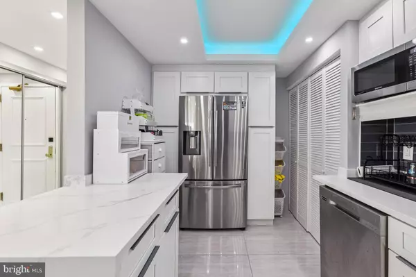 Alexandria, VA 22304,6101 EDSALL RD #1502