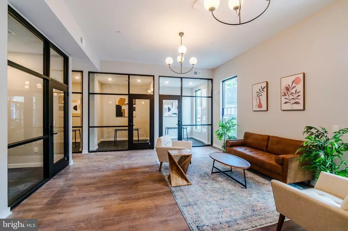 Philadelphia, PA 19144,5904 GERMANTOWN AVE #405