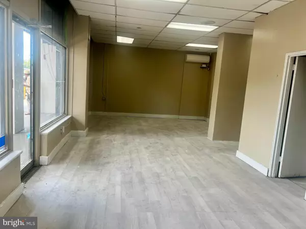 Camden, NJ 08102,433 N 7TH ST